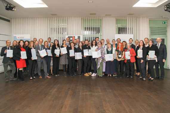 Verleihung des Young-Science-Gütesiegels für Forschungspartnerschulen 2022
