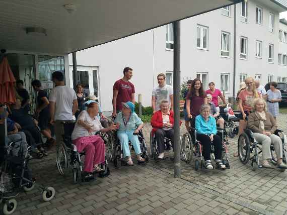 rollstuhlwandertag-gruppenfoto