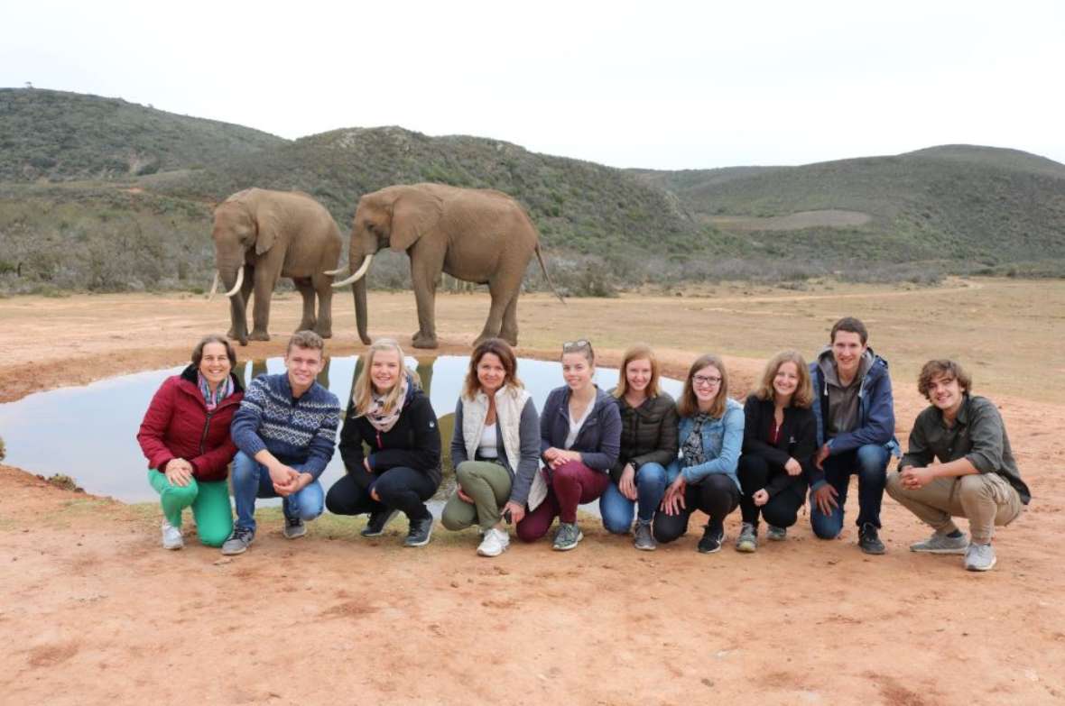 gruppenfoto der schuelerinnen und schueler beim austauschprogramm in suedafrika