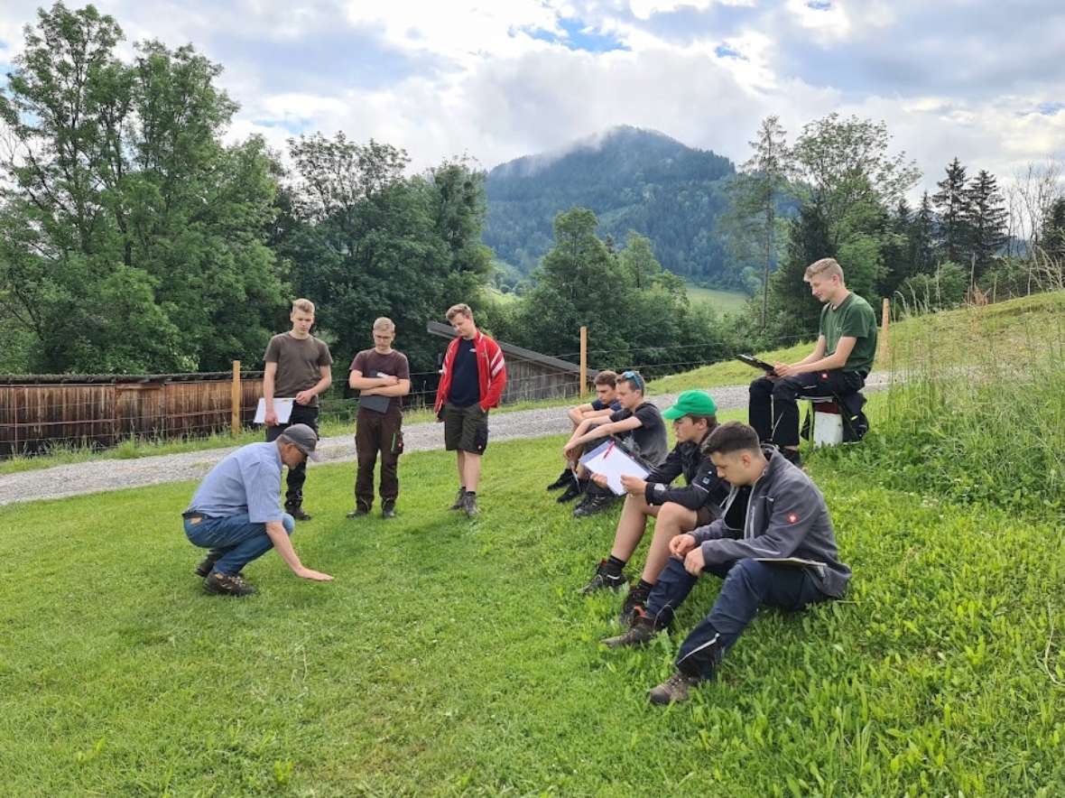 schuelerinnen und schueler auf der science week